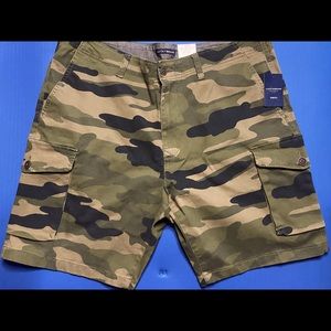 Mens Lucky Brand camouflage cargo shorts 9” inseam